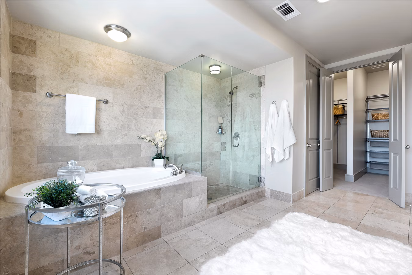 Modern bathroom with sleek fixtures in Ashton Austin Apartments, a Bolis Properties luxury property in dynamic downtown Austin