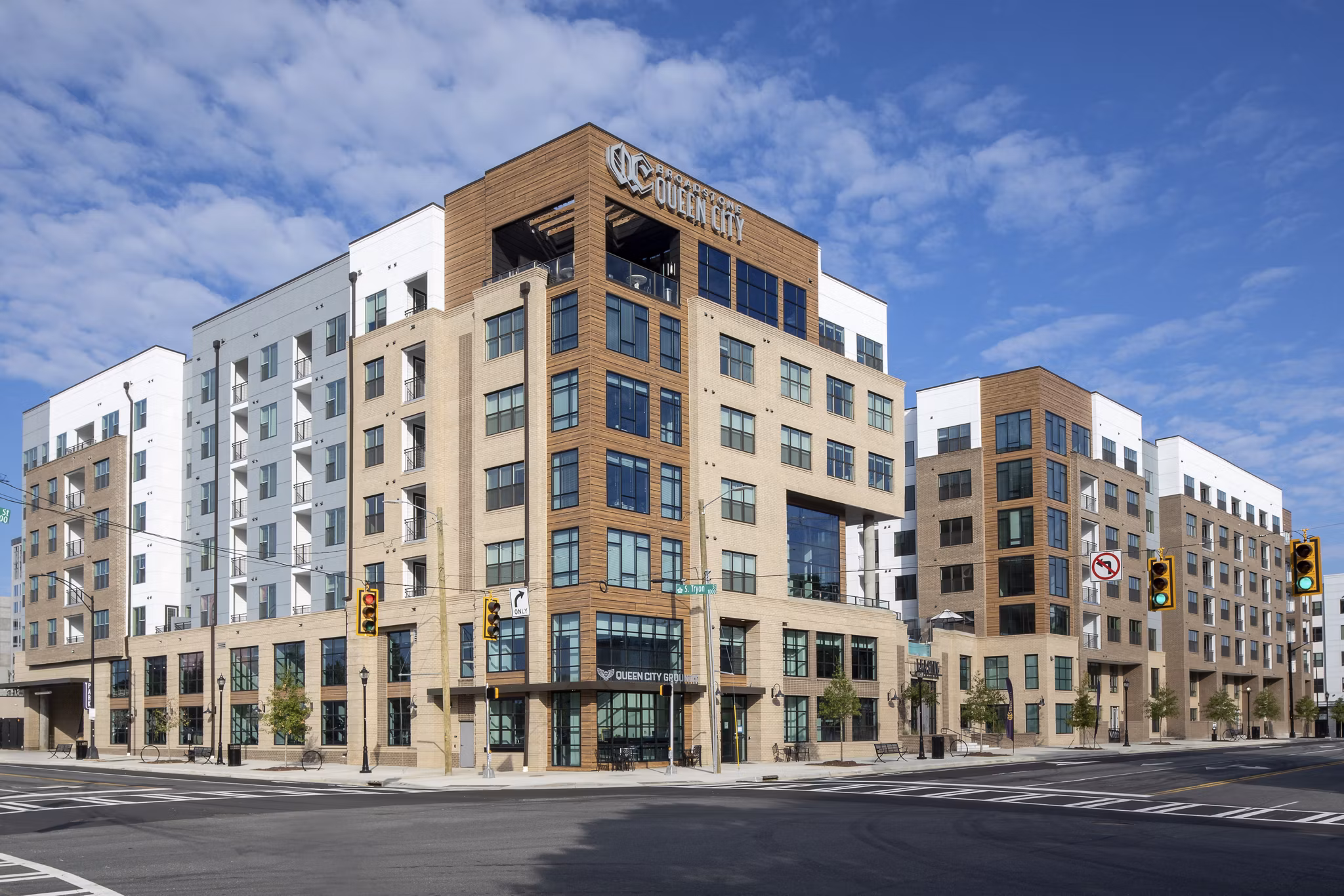 Property images of The Crown of Queen City